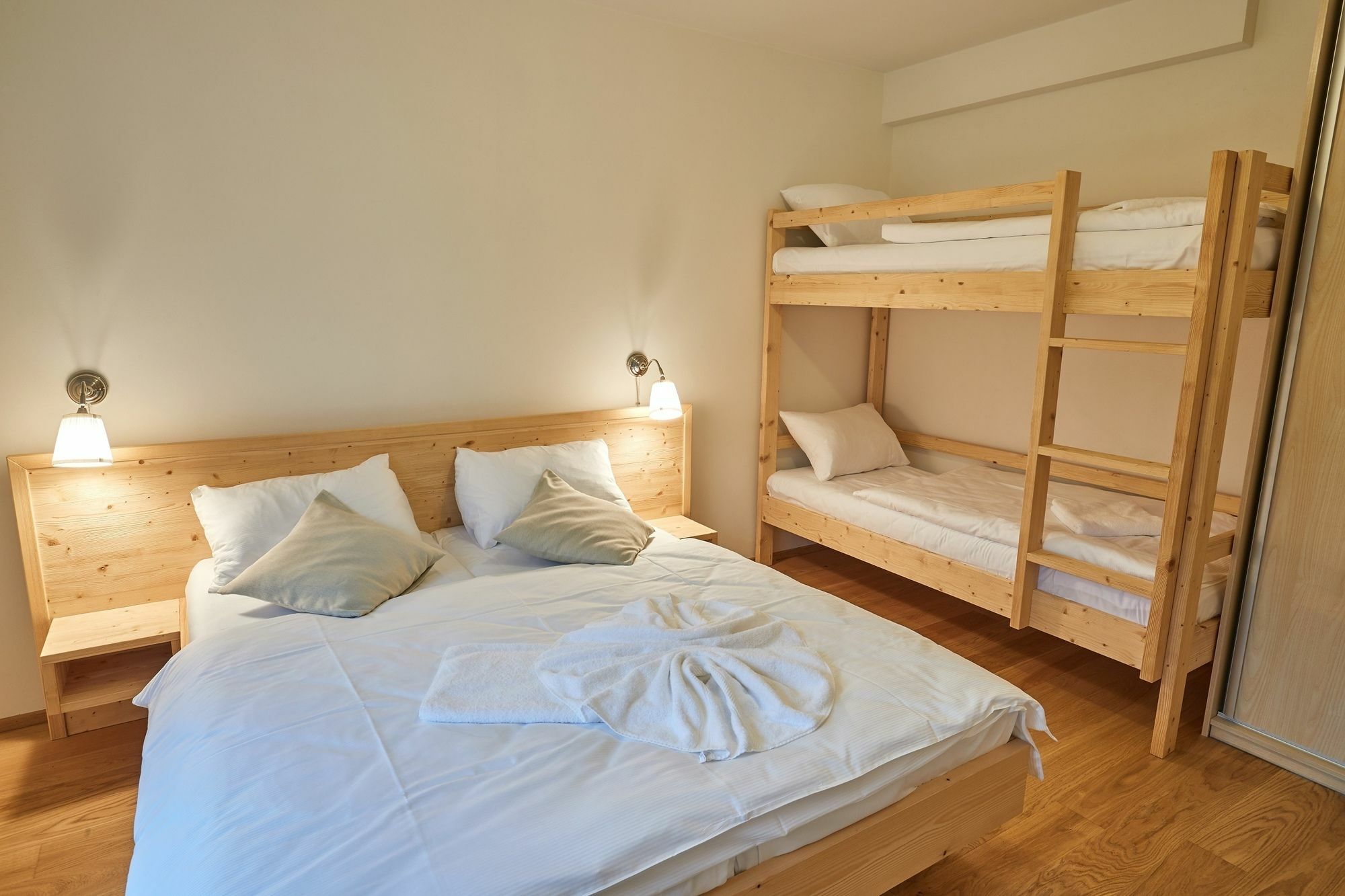 بيتس بود سنيزكو Aparthotel Kovarna Residence المظهر الخارجي الصورة