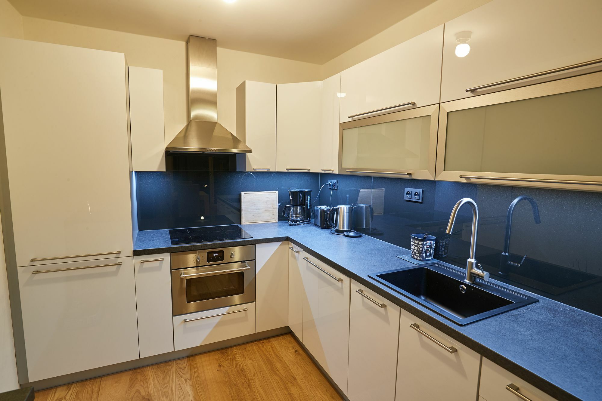 بيتس بود سنيزكو Aparthotel Kovarna Residence المظهر الخارجي الصورة